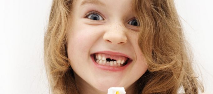 Zahnarzt Selters Zahnlücke bei Mädchen